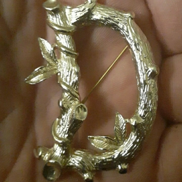 Sarah Coventry Jewelry - VTG Sarah Coventry Letter D Pin Brooch